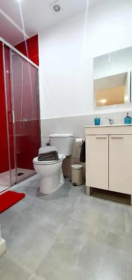 Hostal Urban Basic L'Hospitalet de Llobregat Hotel