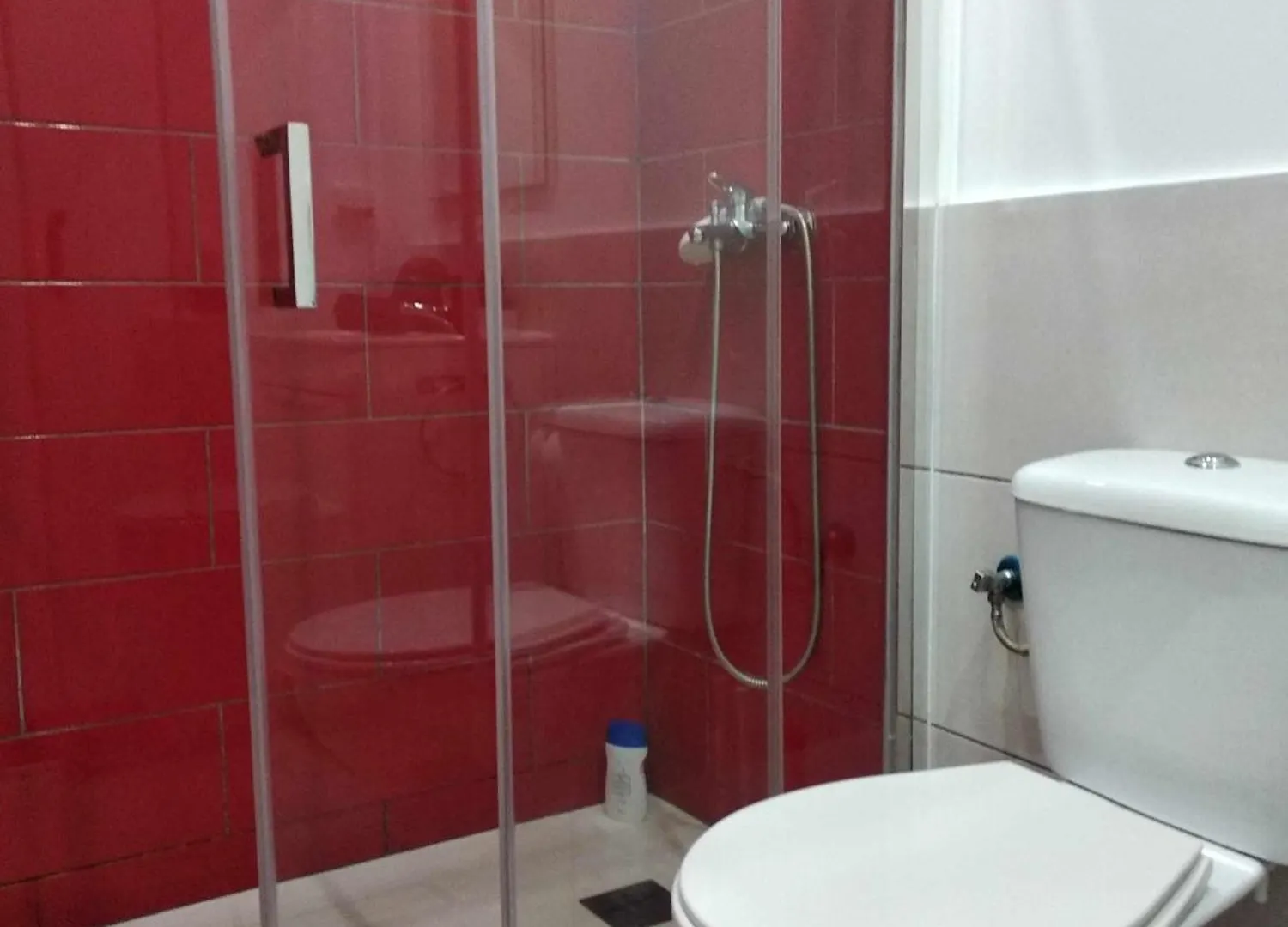 Hostal Urban Basic L'Hospitalet de Llobregat 0*,  Spain