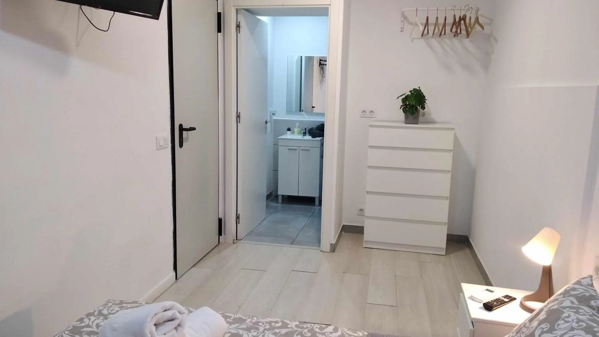 Hostal Urban Basic L'Hospitalet de Llobregat
