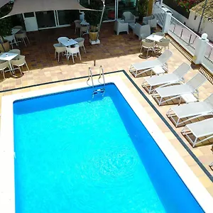 ** Hotel Es Mitjorn España