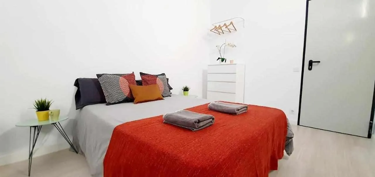 Hostal Urban Basic L'Hospitalet de Llobregat 0*,  España